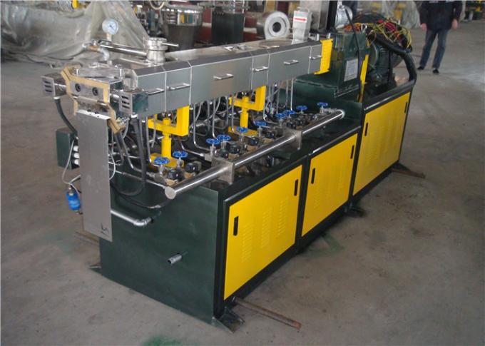 30-50kg/H macchina dell'estrusione della vite del gemello pp + TIO2 nel tipo di taglio dell'acqua